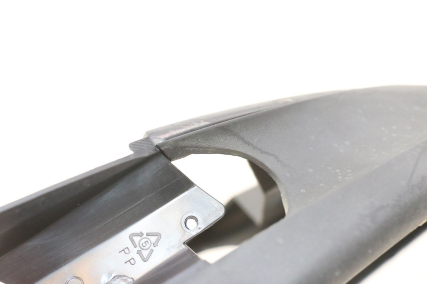 photo de JUNÇÃO DO CARENAGEM DIANTEIRO INFERIOR GILERA STALKER 50 (2004 - 2014) - Zoom do estado de desgaste
