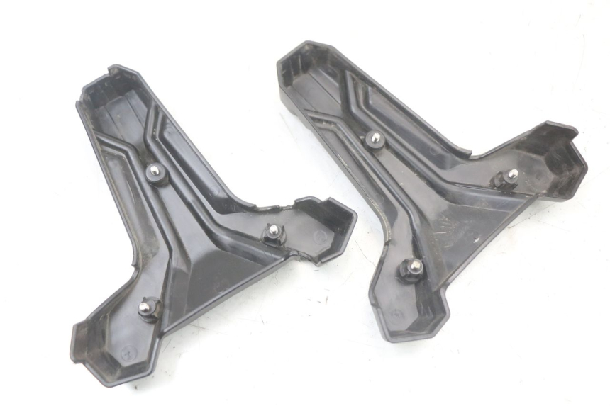 photo de JUNÇÃO DO CARENAGEM DIANTEIRO INFERIOR DUALTRON TOGO PLUS 1 - Pontos de fixação