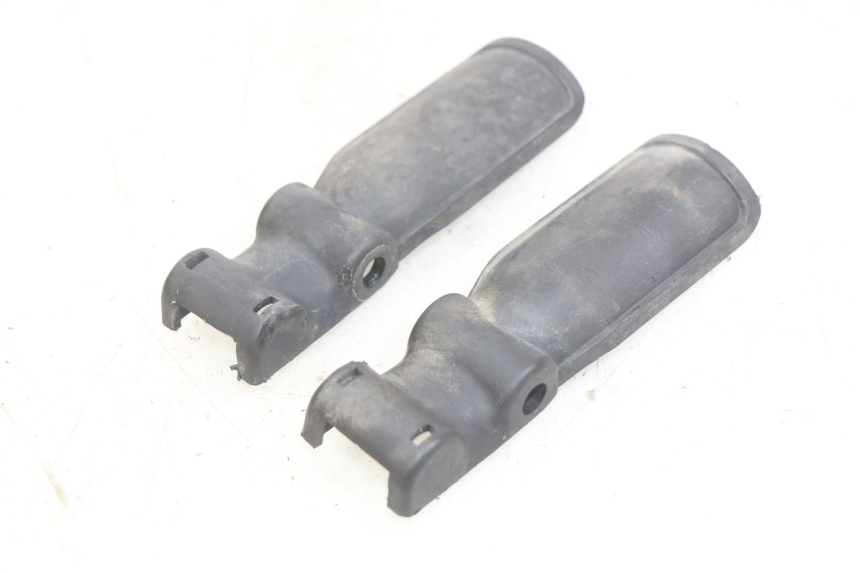 photo de JUNÇÃO CARENAGEM DIANTEIRA INFERIOR PEUGEOT TREKKER 50 (1998 - 2004) - Zoom do estado de desgaste