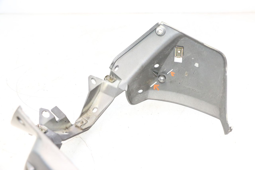 photo de JUNÇÃO CARENAGEM DIANTEIRA INFERIOR PEUGEOT TREKKER 50 (1995 - 2004) - Zoom do estado de desgaste