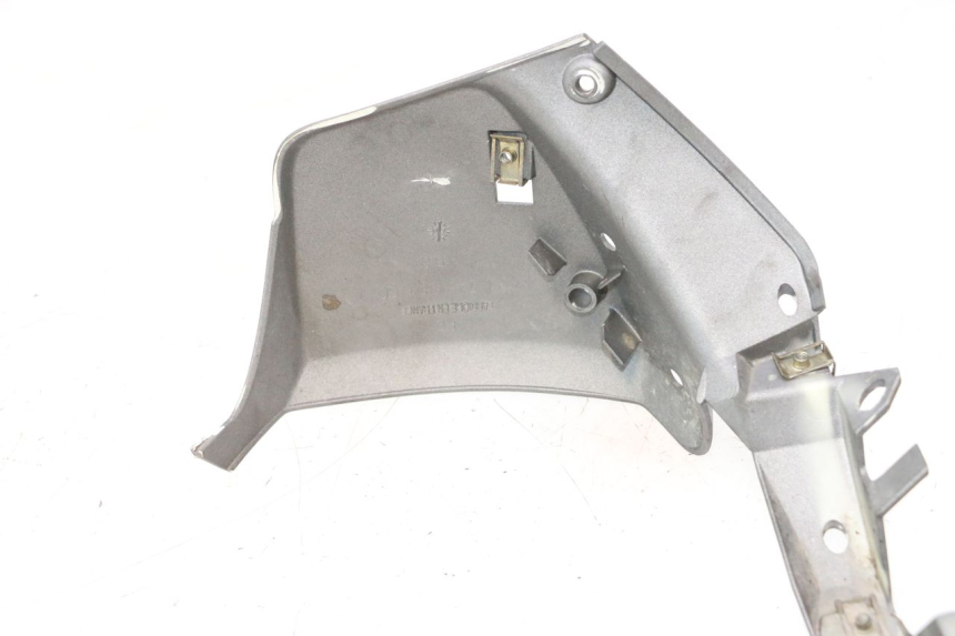 photo de JUNÇÃO CARENAGEM DIANTEIRA INFERIOR PEUGEOT TREKKER 50 (1995 - 2004) - Ampliação técnica