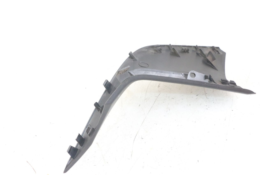 photo de JUNÇÃO CARENAGEM DIANTEIRA INFERIOR YAMAHA XMAX X-MAX ABS 125 (2017 - 2020) - Pontos de fixação