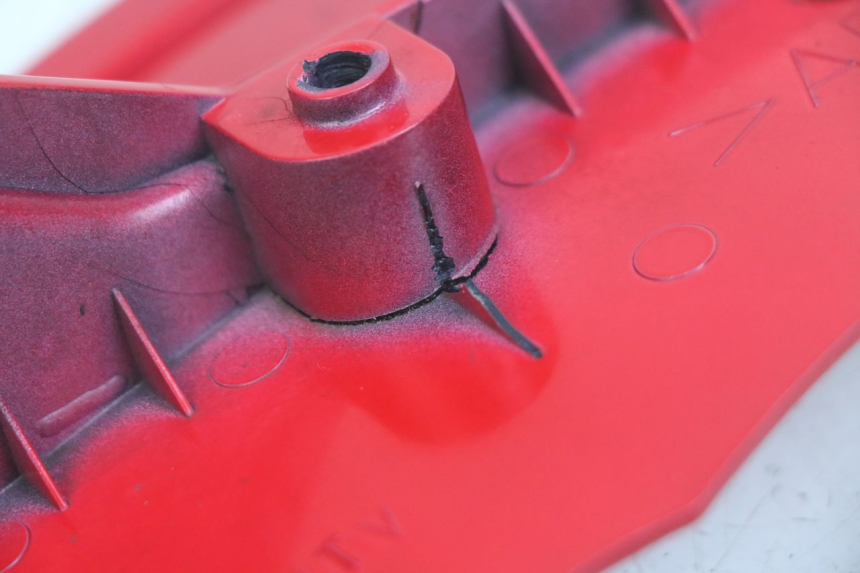 photo de JUNÇÃO CARENAGEM DIANTEIRA INFERIOR YAMAHA YZF R THUNDERCAT 600 (1996 - 2003) - Zoom do estado de desgaste