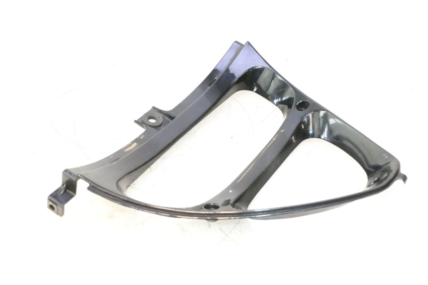 photo de JUNÇÃO CARENAGEM DIANTEIRA INFERIOR KAWASAKI ZZR 600 (1995 - 2004) - Zoom do estado de desgaste