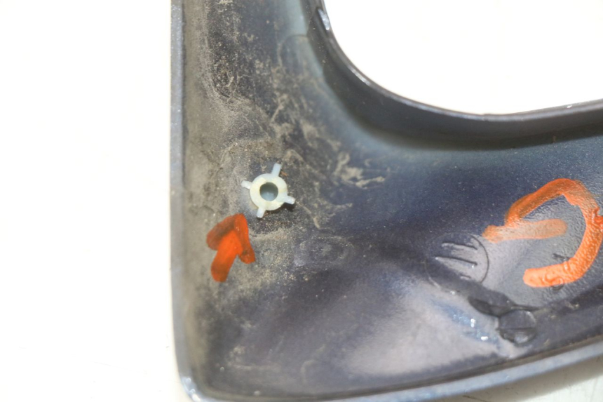 photo de JUNÇÃO DO CARENAGEM DIANTEIRO RENAULT KOURANOS 125 (2001 - 2004) - Pontos de fixação