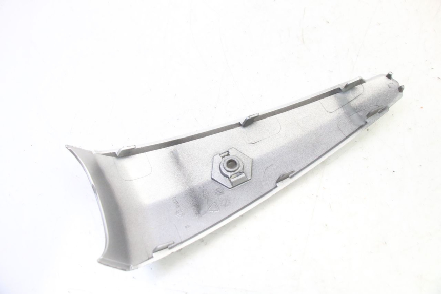 photo de JUNÇÃO DO CARENAGEM DIANTEIRO PIAGGIO LIBERTY 4T 50 (2009 - 2015) - Pontos de fixação