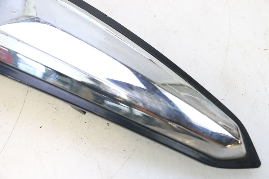 photo de JUNÇÃO DO CARENAGEM DIANTEIRO PIAGGIO LIBERTY IGET 4T 50 (2015 - 2020) - Ampliação técnica