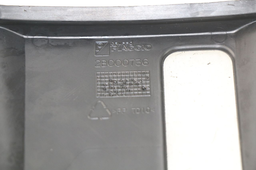 photo de JUNÇÃO DO CARENAGEM DIANTEIRO PIAGGIO MP3 HPE 500 (2019 - 2022) - Detalhe da peça