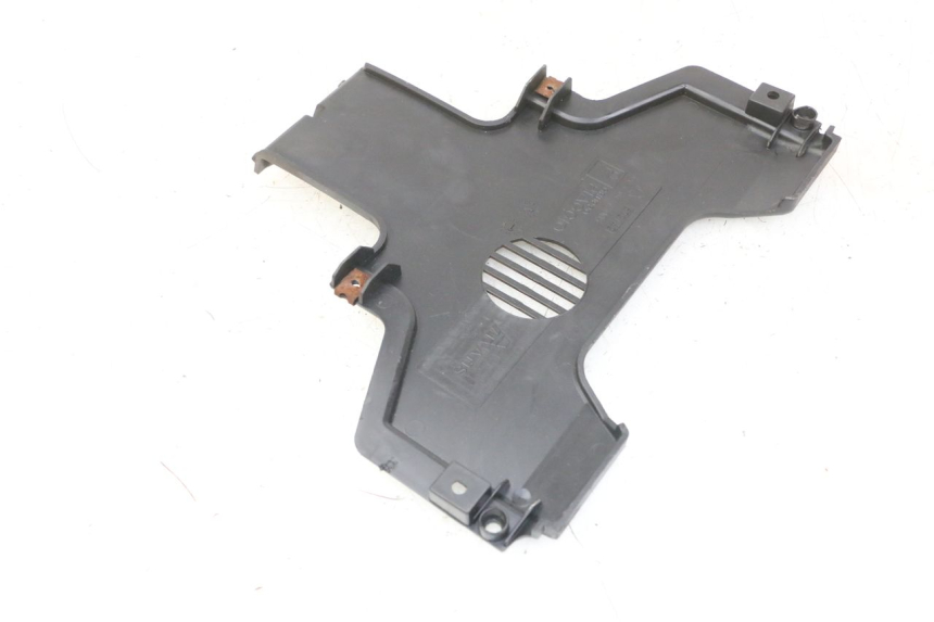 photo de JUNÇÃO DO CARENAGEM DIANTEIRO PIAGGIO MP3 500 (2011 - 2015) - Detalhe da peça