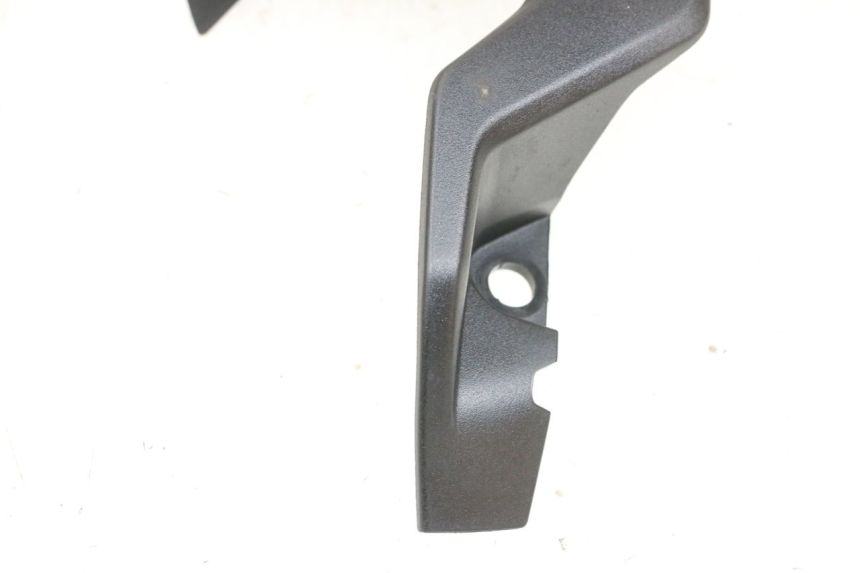 photo de JUNÇÃO DO CARENAGEM DIANTEIRO YAMAHA MT-07 MT07 ABS 700 (2018 - 2020) - Pontos de fixação