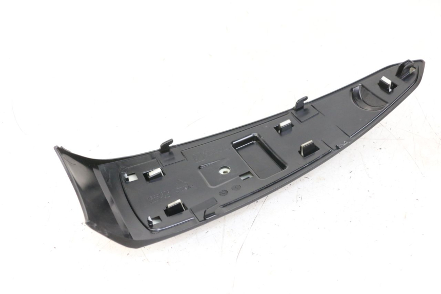 photo de JUNÇÃO DO CARENAGEM DIANTEIRO PIAGGIO LIBERTY IGET 4T 50 (2021 - 2025) - Ampliação técnica