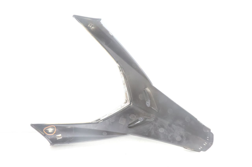 photo de JUNÇÃO DO CARENAGEM DIANTEIRO PEUGEOT SATELIS 125 (2006 - 2009) - Detalhes característicos