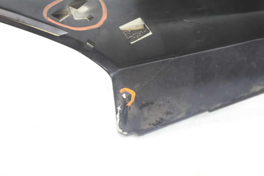 photo de JUNÇÃO DO CARENAGEM DIANTEIRO PEUGEOT SATELIS 125 (2006 - 2009) - Vista de perto