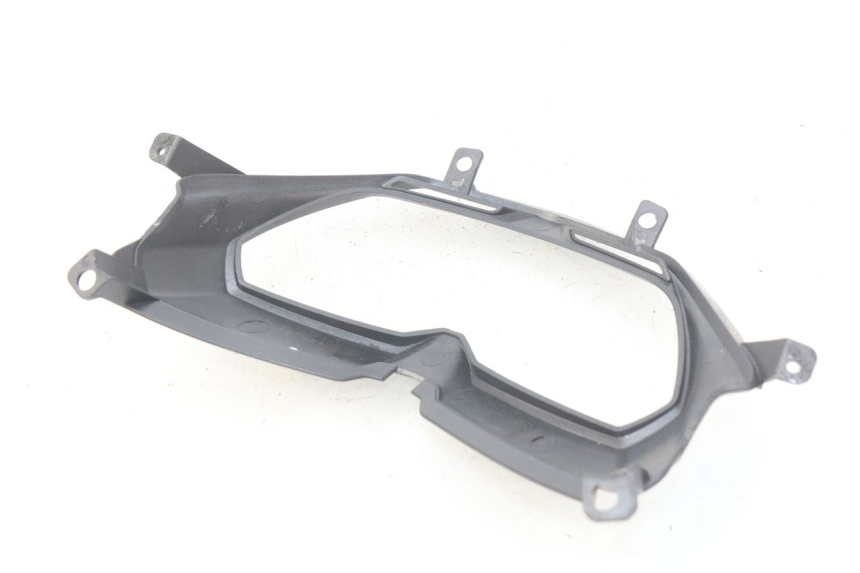 photo de JUNÇÃO DO CARENAGEM DIANTEIRO APRILIA SR 2T 50 (2012 - 2017) - Detalhe da peça