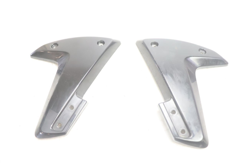 photo de JUNÇÃO DA CARROÇARIA DIANTEIRA PEUGEOT STREETZONE NAKED 2T 50 (2014 - 2018) - Detalhe da peça
