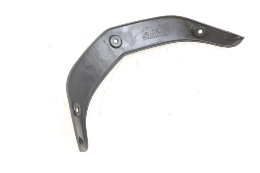 photo de JUNÇÃO DO PARA-LAMA DIANTEIRO SUPERIOR KYMCO DINK 4T 50 (2007 - 2018) - Detalhe da peça