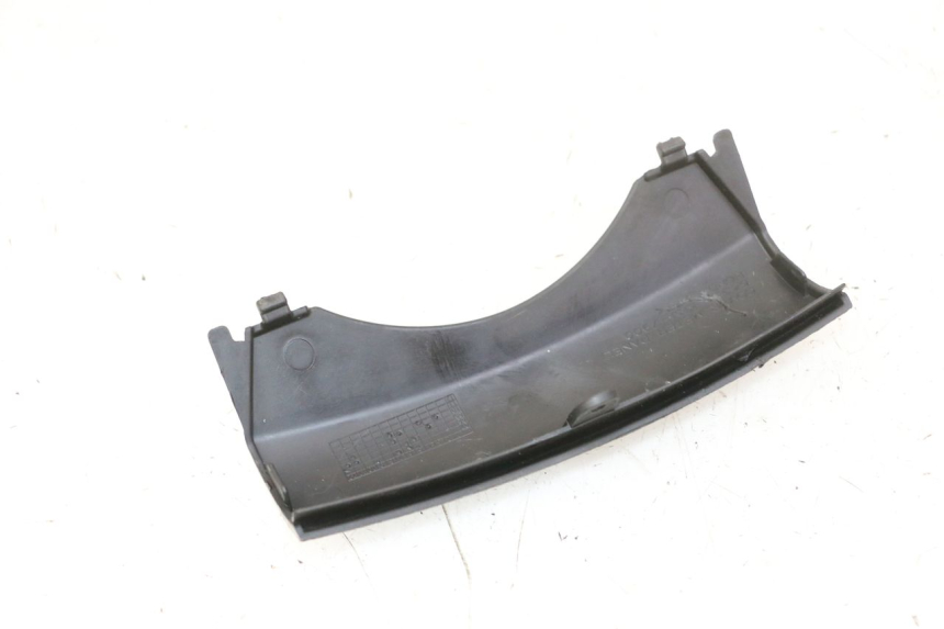 photo de JUNÇÃO DO PARA-LAMA DIANTEIRO SUPERIOR HONDA FES S-WING SWING ABS 125 (2007 - 2015) - Detalhe da peça