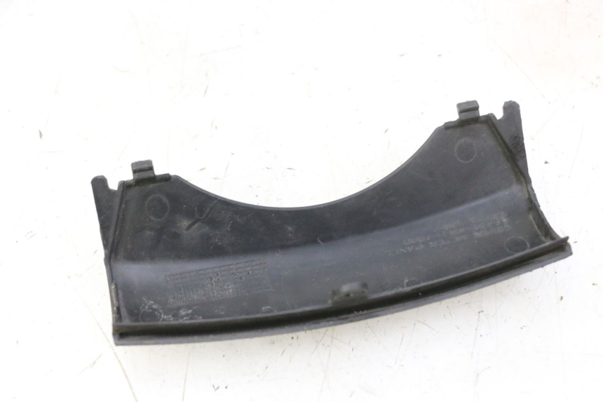 photo de JUNÇÃO DO PARA-LAMA DIANTEIRO SUPERIOR HONDA FES S-WING SWING ABS 125 (2007 - 2015) - Detalhe da peça