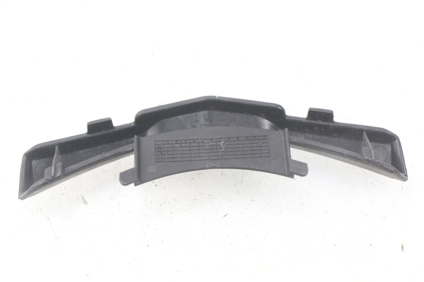 photo de JUNÇÃO DO CARENAGEM DIANTEIRO SUPERIOR MBK FLIPPER 115 (2013 - 2017) - Zoom do estado de desgaste