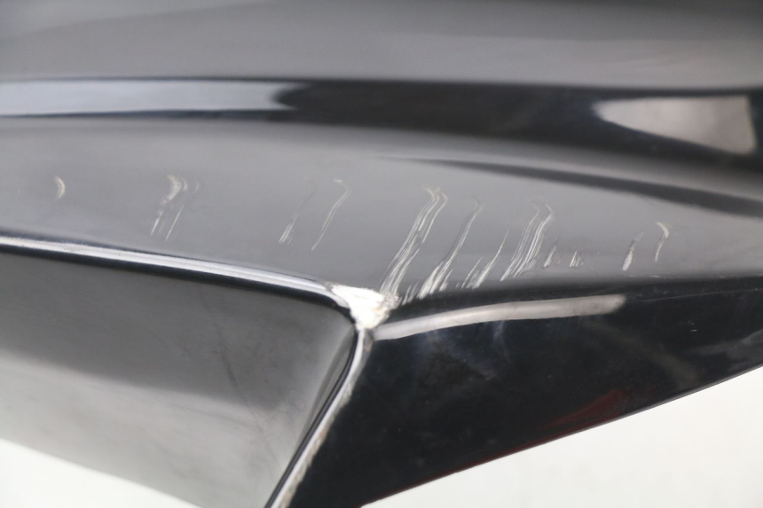 photo de JUNÇÃO DO CARENAGEM DIANTEIRO SUPERIOR SUZUKI GSX-R GSXR 750 (2011 - 2016) - Zoom do estado de desgaste
