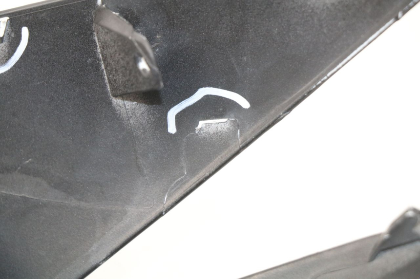 photo de JUNÇÃO DO CARENAGEM DIANTEIRO SUPERIOR SUZUKI GSX-R GSXR 750 (2011 - 2016) - Estado da superfície