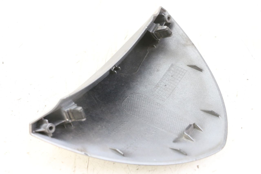 photo de JUNÇÃO DO PARA-LAMA DIANTEIRO SUPERIOR HONDA SH i 300 (2015 - 2020) - Zoom do estado de desgaste