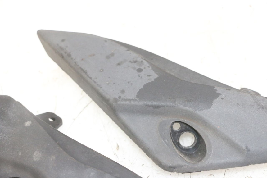 photo de JUNÇÃO DO PARA-LAMA DIANTEIRO SUPERIOR PIAGGIO IE MP3 YOURBAN 300 (2011 - 2016) - Pontos de fixação
