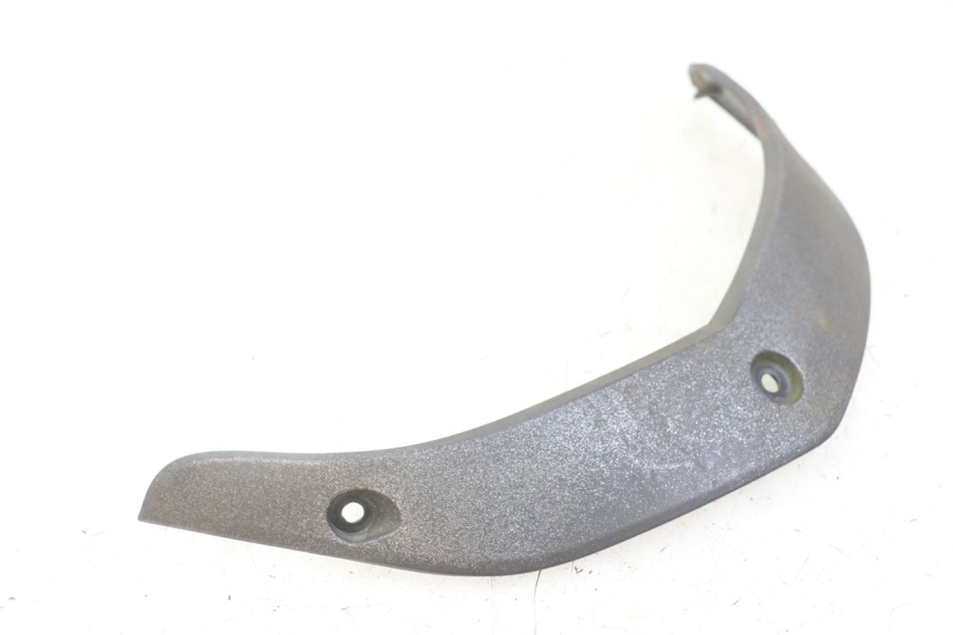 photo de JUNÇÃO DO PARA-LAMA DIANTEIRO SUPERIOR KYMCO DINK 4T 50 (2007 - 2018) - Outro ângulo de visão