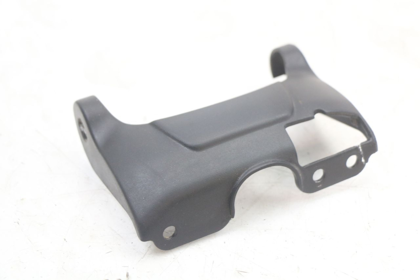 photo de JUNÇÃO DO CARENAGEM DIANTEIRO SUPERIOR MASAI SCRAMBLER SPORT 125 (2021 - 2025) - Detalhe da peça