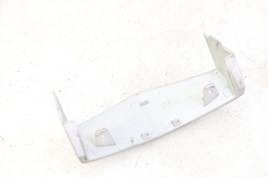 photo de JUNÇÃO DO CARENAGEM DIANTEIRO SUPERIOR PEUGEOT VIVACITY 125 (2010 - 2017) - Detalhe da peça