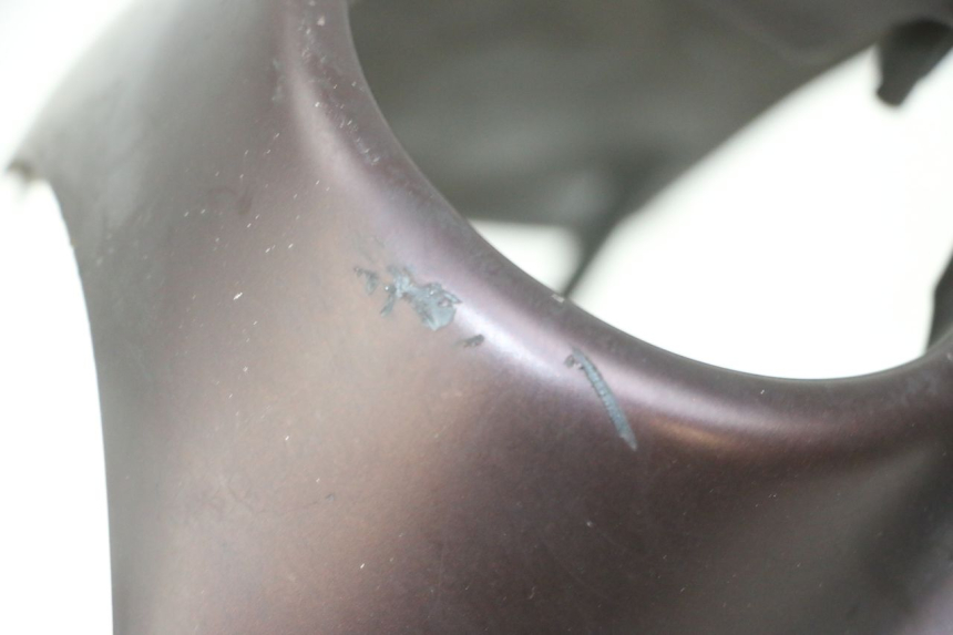 photo de JUNÇÃO DO CARENAGEM DIANTEIRO SUPERIOR APRILIA SCARABEO GT TOURING 125 (1999 - 2005) - Detalhe da peça