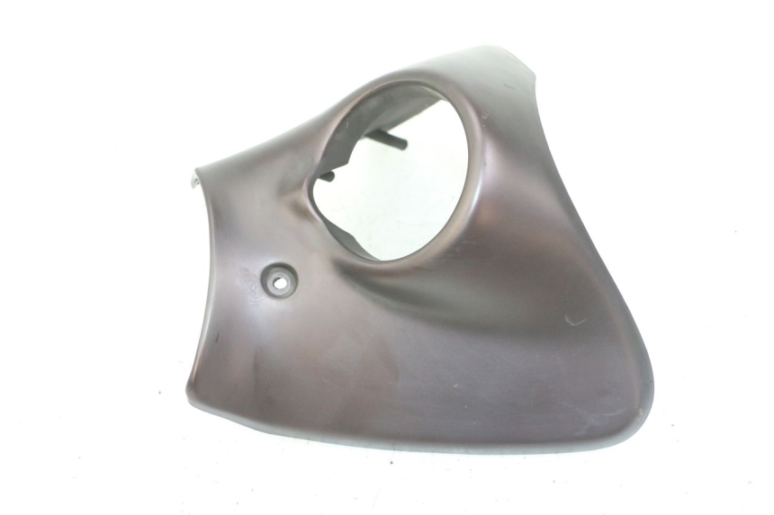 photo de JUNÇÃO DO CARENAGEM DIANTEIRO SUPERIOR APRILIA SCARABEO GT TOURING 125 (1999 - 2005) - Detalhes característicos