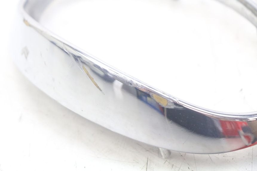 photo de JUNÇÃO DO PARA-LAMA DIANTEIRO SUPERIOR APRILIA SCARABEO 100 (2003 - 2012) - Ampliação técnica
