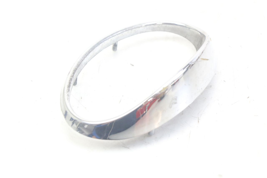 photo de JUNÇÃO DO PARA-LAMA DIANTEIRO SUPERIOR APRILIA SCARABEO 100 (2003 - 2012) - Pontos de fixação