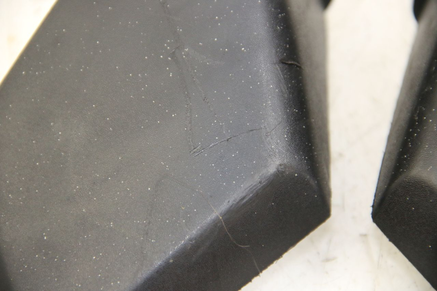 photo de JUNÇÃO DO CARENAGEM DIANTEIRO SUPERIOR MBK SKYCRUISER 125 (2006 - 2009) - Detalhe da peça