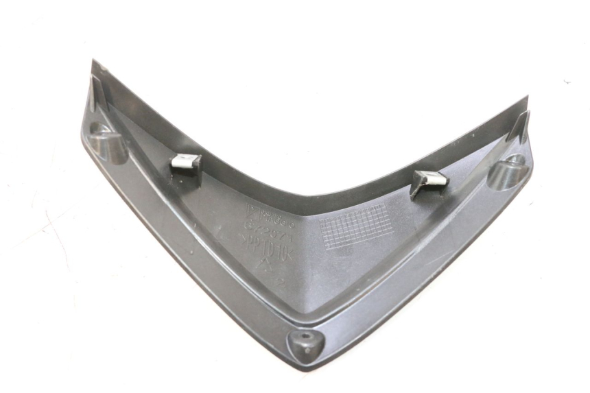 photo de JUNÇÃO DO PARA-LAMA DIANTEIRO SUPERIOR APRILIA SR MOTARD 50 (2012 - 2018) - Zoom do estado de desgaste