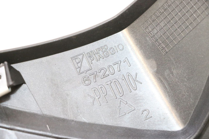 photo de JUNÇÃO DO PARA-LAMA DIANTEIRO SUPERIOR APRILIA SR MOTARD 50 (2012 - 2018) - Ampliação técnica
