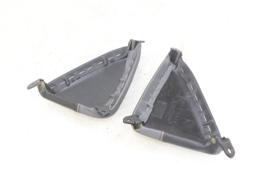 photo de JUNÇÃO DO CARENAGEM DIANTEIRO SUPERIOR YAMAHA X-MAX XMAX 125 (2010 - 2013) - Zoom do estado de desgaste