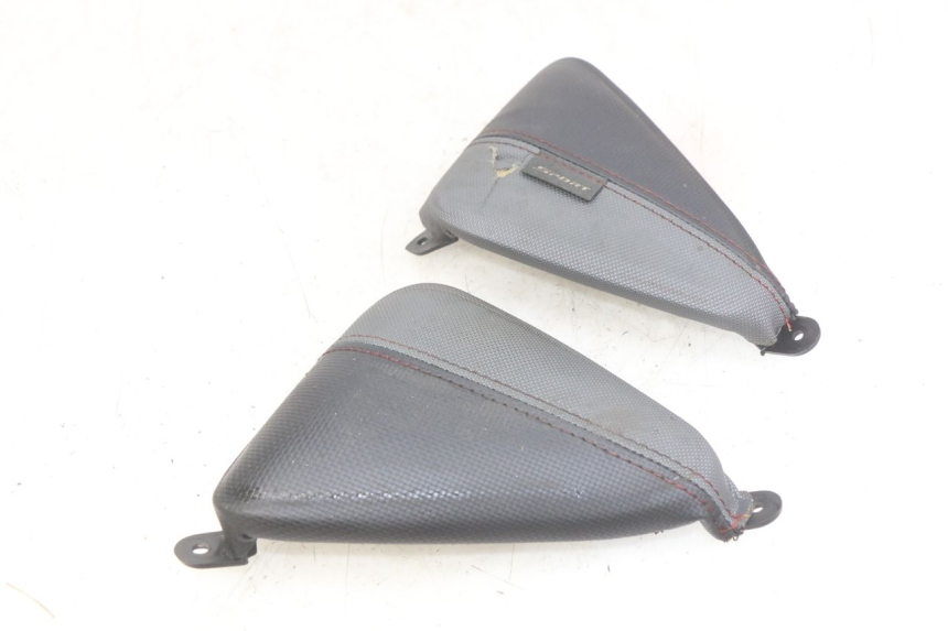 photo de JUNÇÃO DO CARENAGEM DIANTEIRO SUPERIOR YAMAHA X-MAX XMAX 125 (2010 - 2013) - Outro ângulo de visão