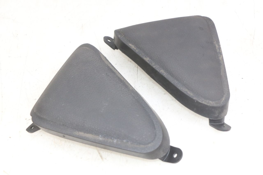 photo de JUNÇÃO DO CARENAGEM DIANTEIRO SUPERIOR YAMAHA X-MAX XMAX 125 (2010 - 2013) - Outro ângulo de visão
