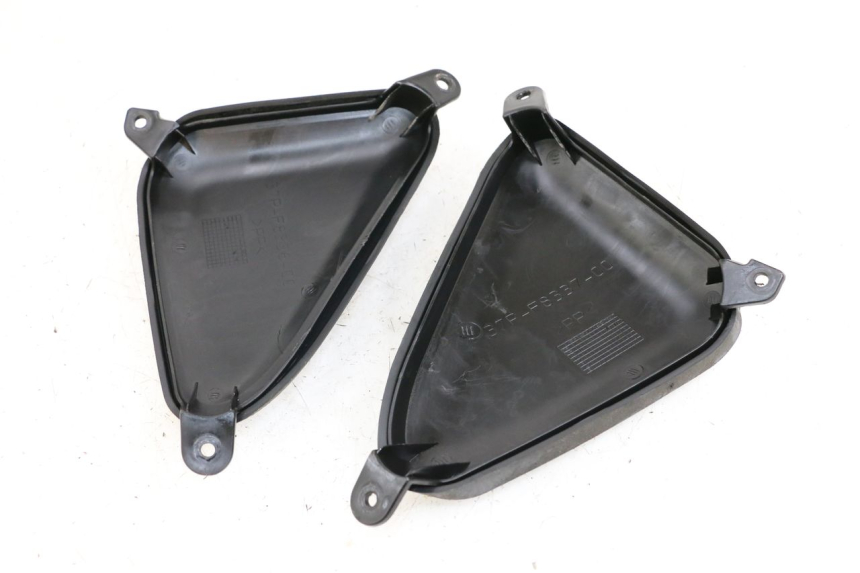 photo de JUNÇÃO DO CARENAGEM DIANTEIRO SUPERIOR YAMAHA X-MAX XMAX 125 (2010 - 2013) - Detalhe da peça