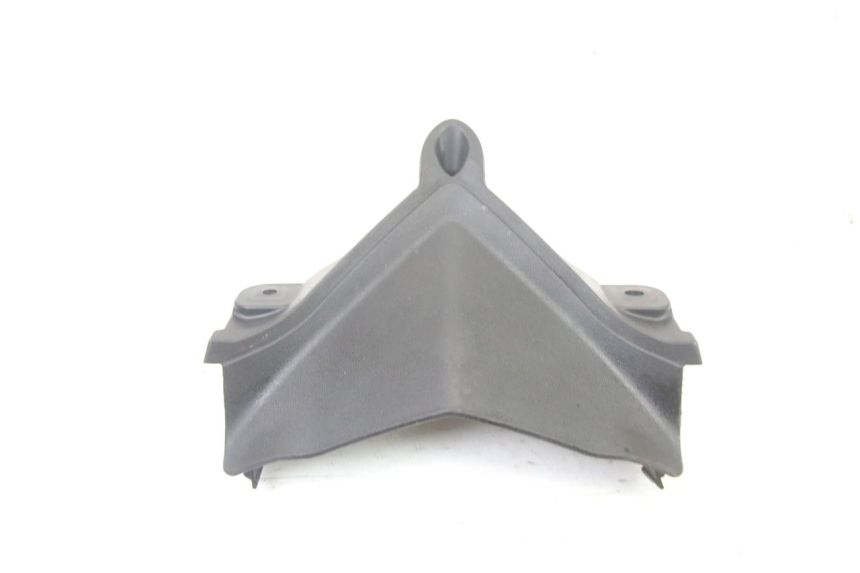 photo de JUNÇÃO DO CARENAGEM DIANTEIRO SUPERIOR YAMAHA X-MAX XMAX 125 (2010 - 2013) - Detalhe da peça