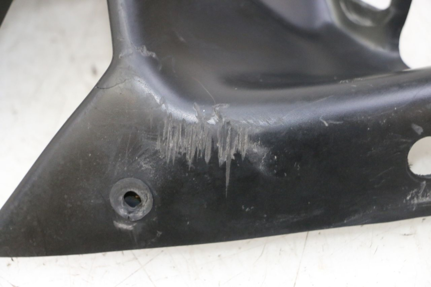 photo de JUNÇÃO DO PARA-LAMA DIANTEIRO SUPERIOR YAMAHA XJ6 ABS 600 (2008 - 2016) - Vista geral