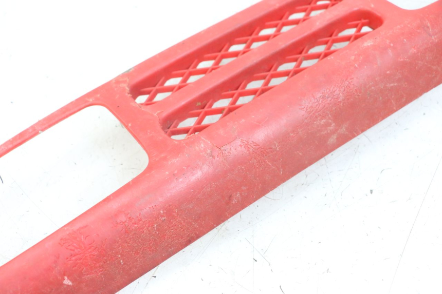 photo de JUNÇÃO DO CARENAGEM DIANTEIRO HONDA TRX 300 (1988 - 2000) - Zoom do estado de desgaste