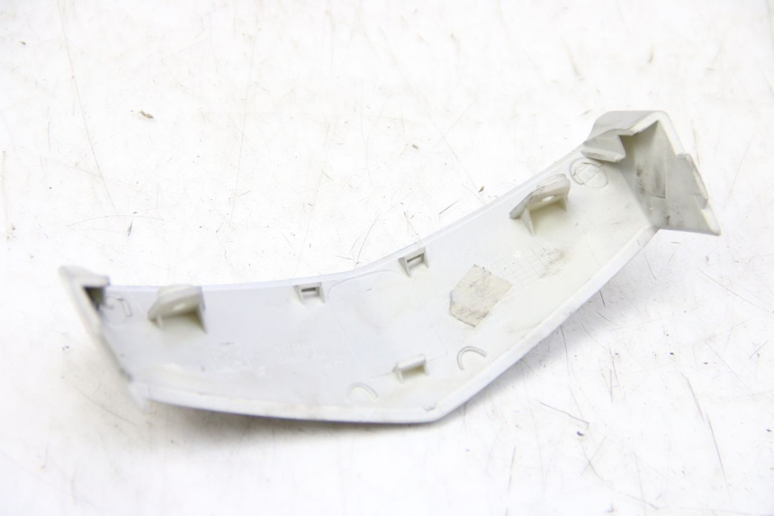 photo de JUNÇÃO DO CARENAGEM DIANTEIRO PEUGEOT VIVACITY NEW 2T 50 (2008 - 2017) - Detalhe da peça