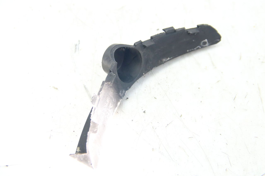 photo de JUNÇÃO DO CARENAGEM DIANTEIRO YAMAHA XMAX X-MAX 125 (2006 - 2009) - Outro ângulo de visão