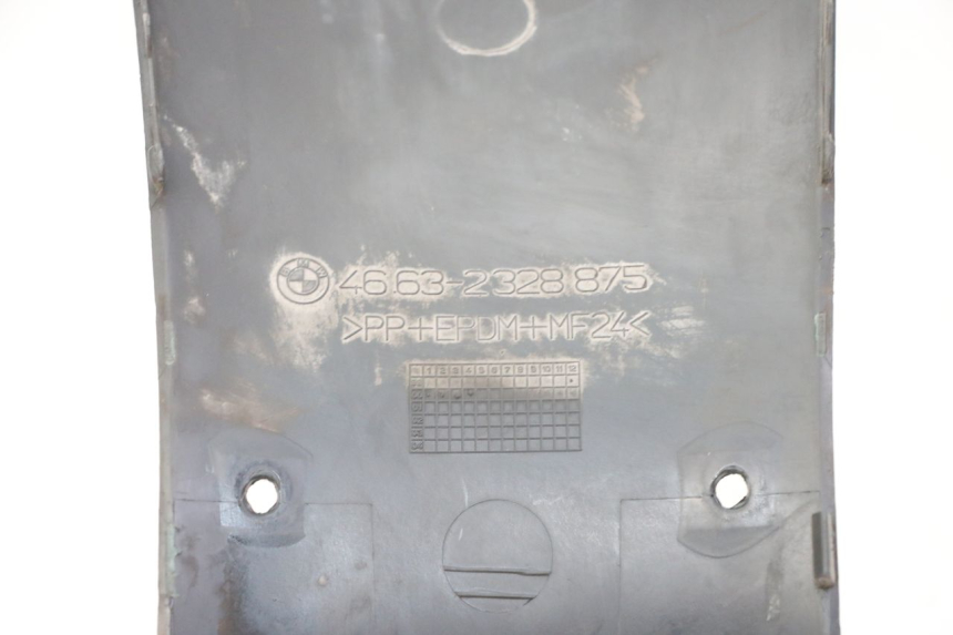 photo de JUNÇÃO DO APOIO PARA OS PÉS BMW C1 125 (2000 - 2003) - Detalhe da peça