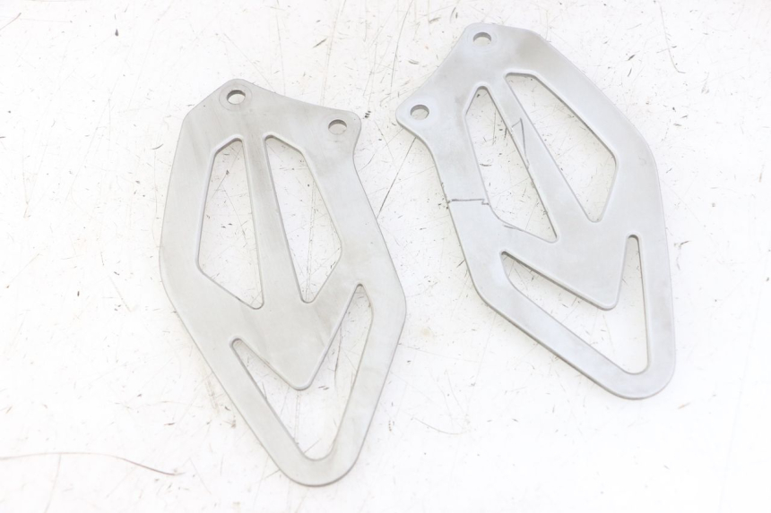 photo de JUNÇÃO DO DESCANSO DE PÉ BMW S RR ABS S1000RR 1000 (2015 - 2018) - Detalhe da peça