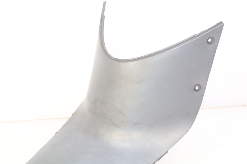 photo de JUNÇÃO DO APOIO PARA OS PÉS BMW C1 125 (2000 - 2003) - Detalhe da peça