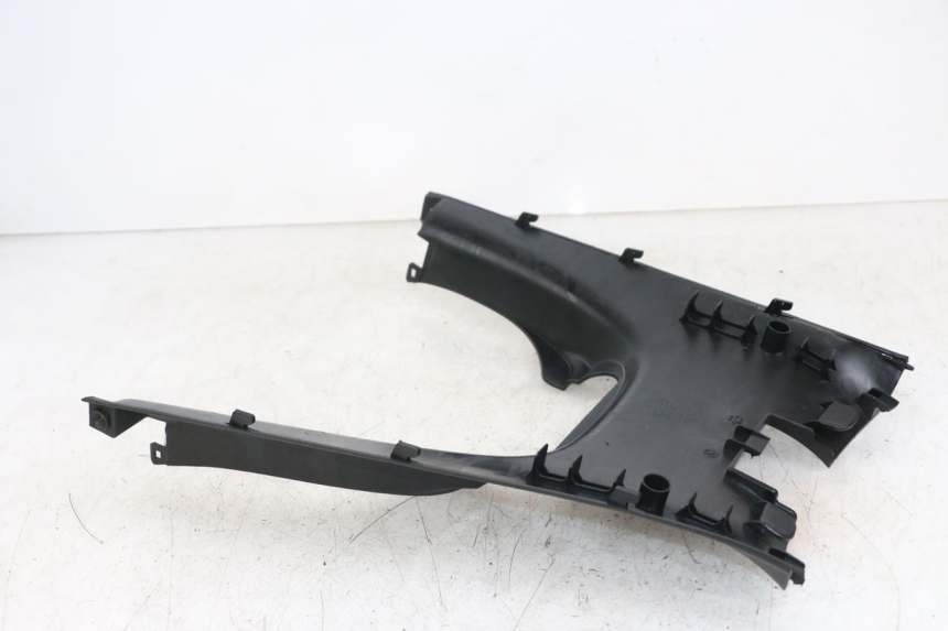 photo de JUNÇÃO DO DESCANSO DE PÉ KYMCO DINK STREET ABS 125 (2011 - 2018) - Detalhe da peça